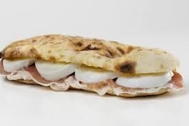 Saltimbocca prosciutto e mozzarella