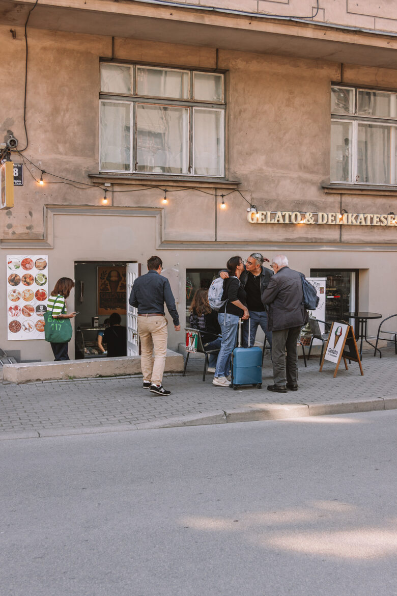kontakti